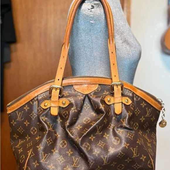 Louis Vuitton Tivoli Tan and Brown Monogram Shoulder Bag - Picture 2 of 16